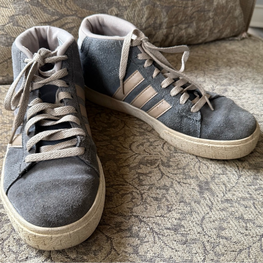 Adidas High Top gray with fan stripes men’s size 7